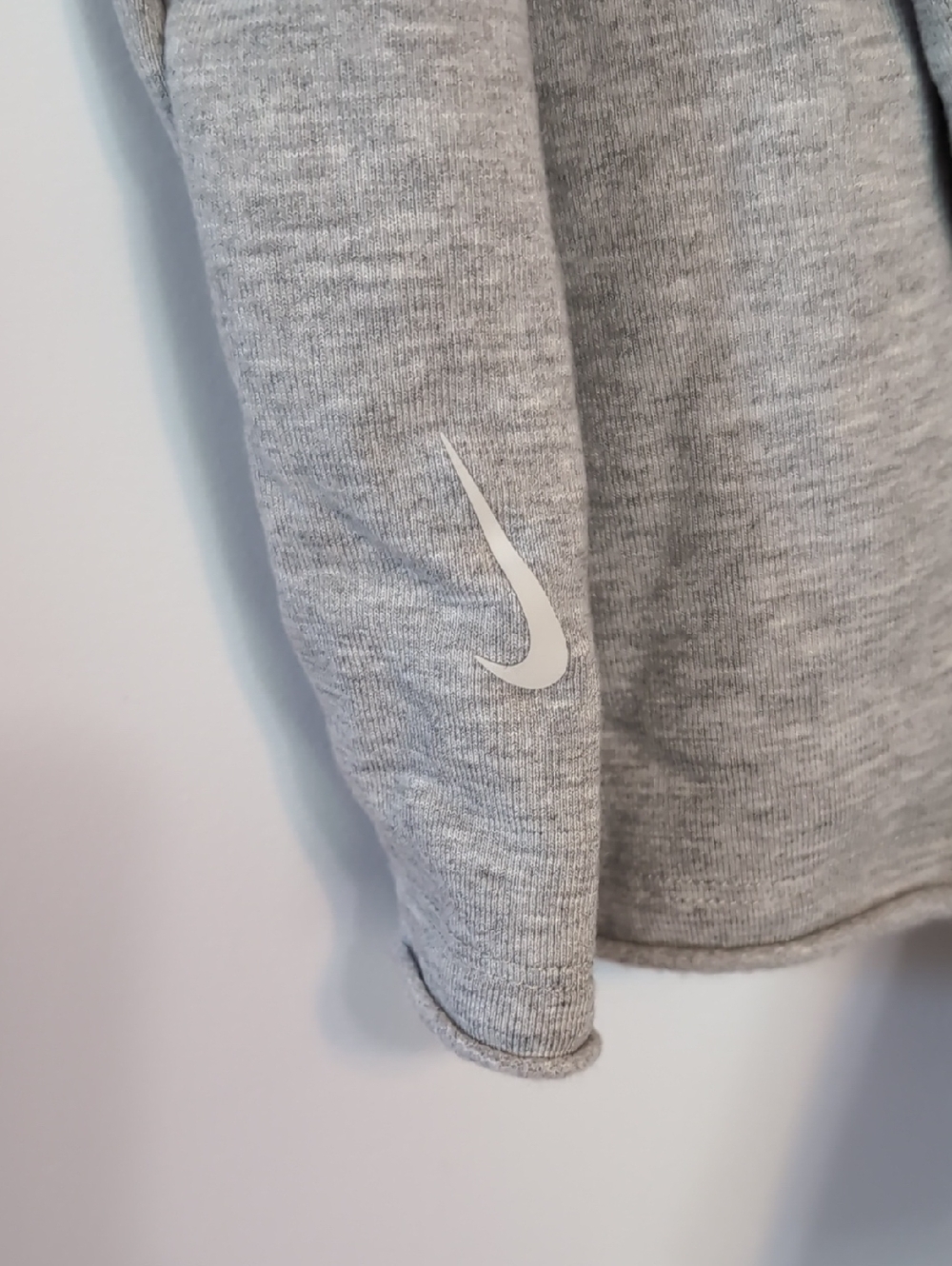 Nike Dri-Fit Heather Gray Cropped Hooded Long Sleeve Top Size Medium - Picture 6 of 6